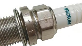 SSK20R11 파크 플러그